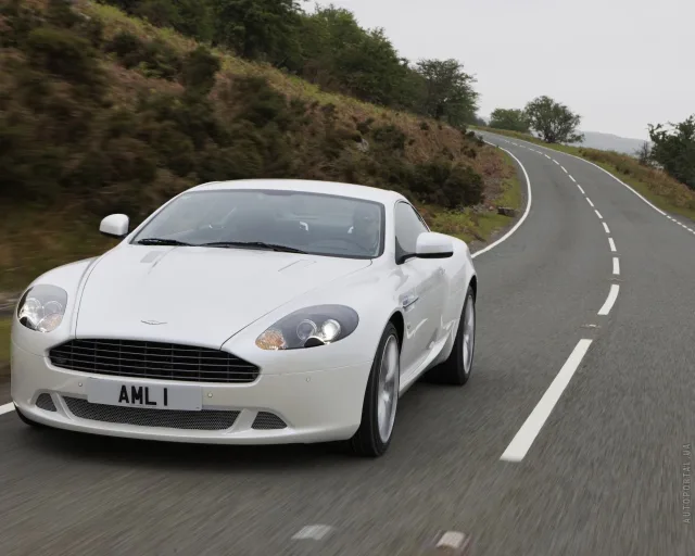 Aston Martin DB9 (Астон Мартин ДБ9) купе — 18