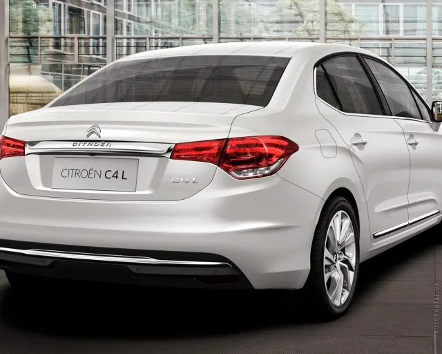 Citroen C4 L sedan — 4