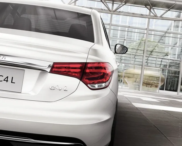 Citroen C4 L sedan — 12