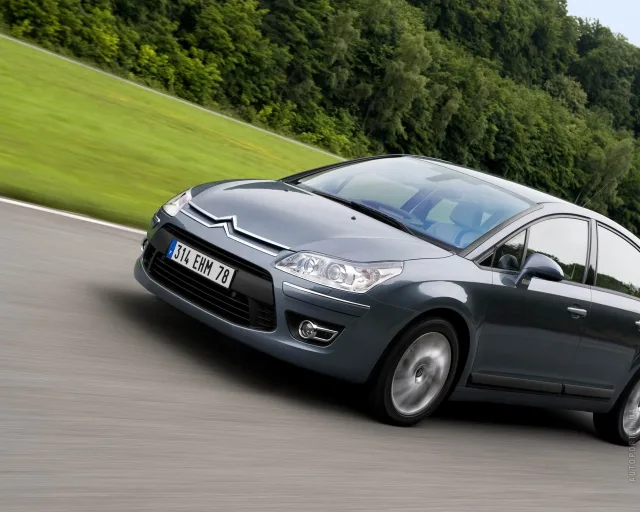 Citroen C4 (Ситроен C4) 5-ти дверный хэтчбек — 16