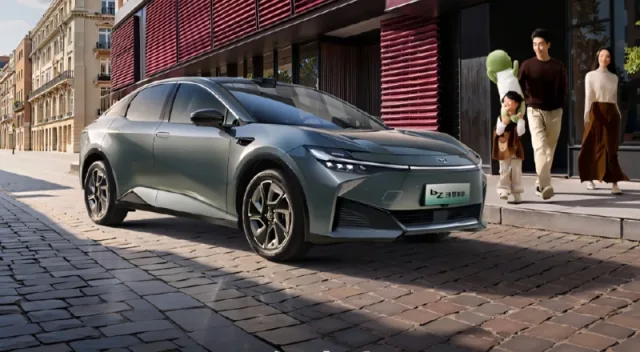Toyota випустила у продаж електромобіль bZ3 за ціною $15700