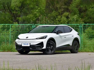 Бестселери авторинку України: названо топ-10 моделей грудня 2025