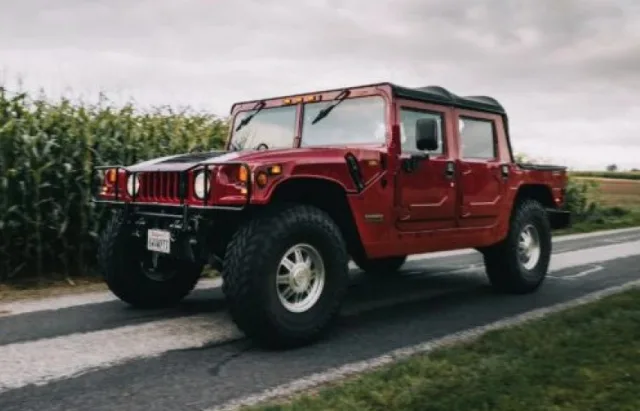 Унікальний електричний Hummer H1 Шварценеггера виставили на продаж