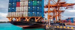 Incoterms у міжнародній логістиці: як умови поставки впливають на вартість і відповідальність