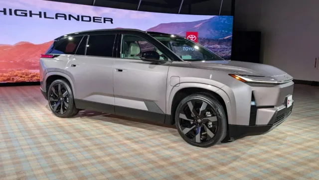 Toyota Highlander став електромобілем: представлено нове покоління кросовера