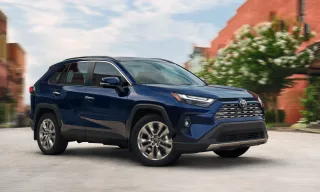 Продажі нових авто в Україні у лютому впали на 15%: топ-10 брендів