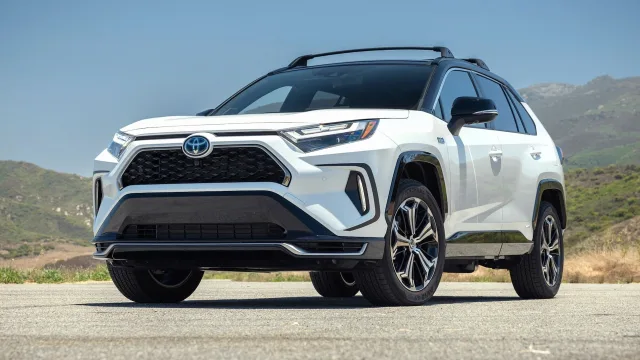 Названо топ-10 найпопулярніших нових авто в Україні у лютому 2026