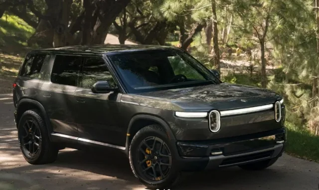 Rivian представив свою найдоступнішу модель позашляховика R2