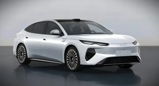 BYD представив великий седан Seal 08 із запасом ходу 1000 км та зарядкою за 5 хвилин