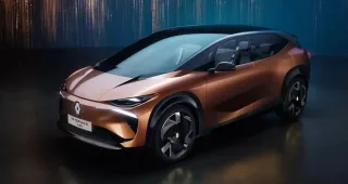 Renault готує гібридні авто із запасом ходу у 1400 км