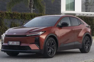 Абсолютно новий кросовер Toyota C-HR+ дебютував для ринка Європи