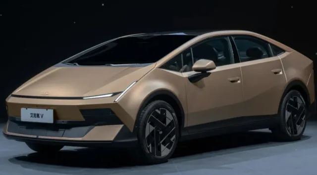 Hyundai представив серійний електромобіль Ioniq V, який здивував дизайном