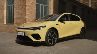 Stellantis представив на ринку хетчбек Leapmotor B05, дешевший за Peugeot E-308 на 13000 євро