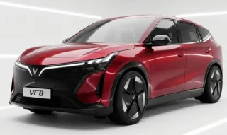 Засновник “Мівіни” представив електрокросовер VinFast VF 8 з доступним цінником