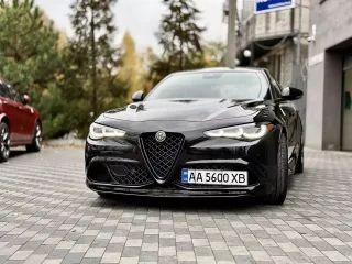 В Україні пропонують скасувати номерні знаки спереду авто, як у США
