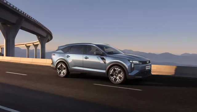 Renault presented a budget analogue of the Skoda Octavia station wagon