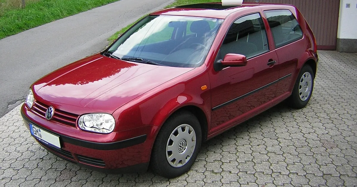 Volkswagen Golf IV.jpg