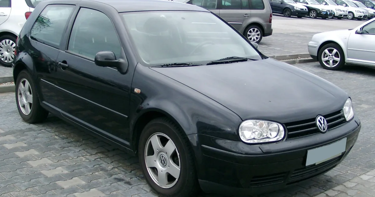 Volkswagen Golf IV.jpg