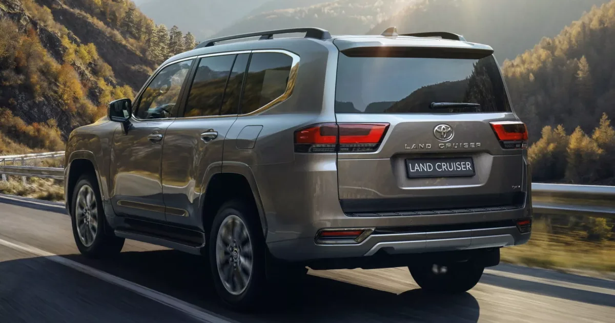 Toyota Land Cruiser 300 2.webp