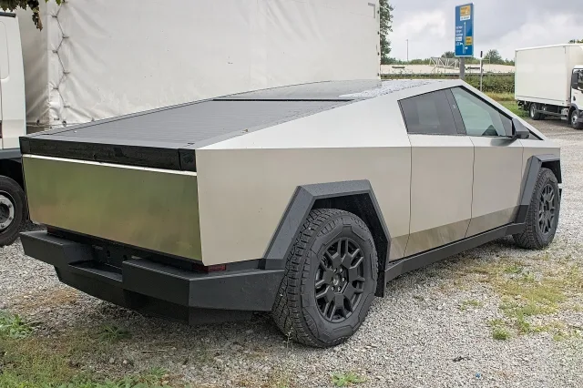 Tesla Cybertruck пікап — 4