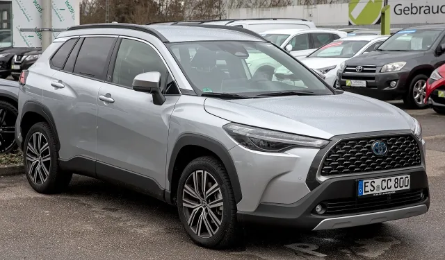 Toyota Corolla Cross кросовер — 4