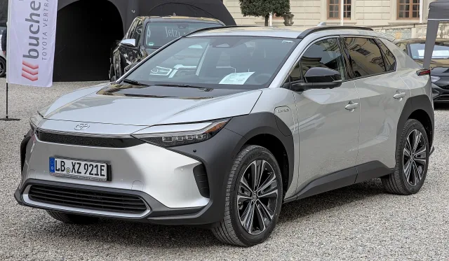 Toyota bZ4X кросовер