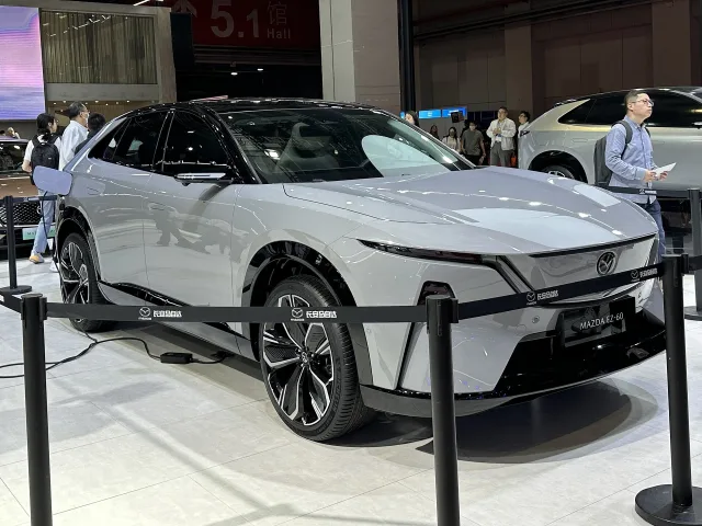Mazda EZ-60 кросовер