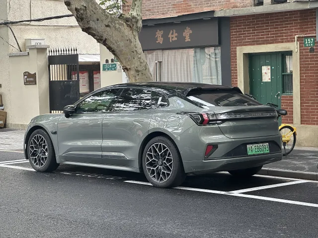 Zeekr 001 shooting brake — 4