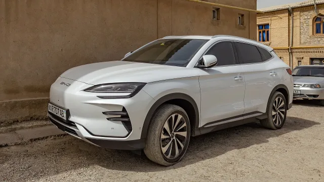 BYD Song Plus кроссовер — 2