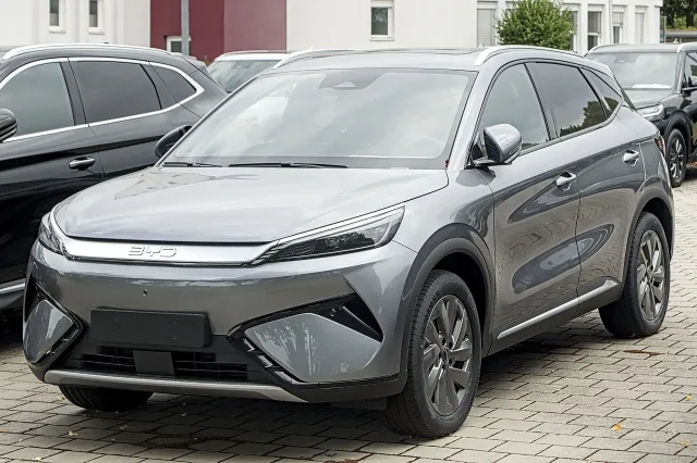 BYD Yuan Plus кроссовер — 3