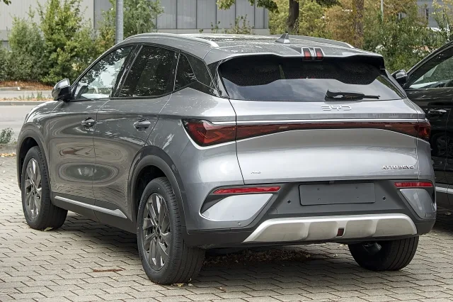 BYD Yuan Plus кроссовер — 4