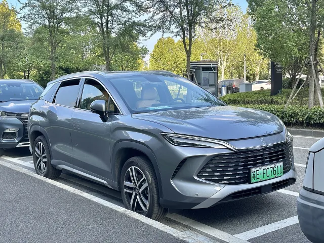 BYD Song L кроссовер — 2