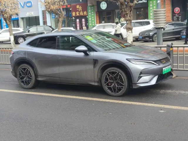 BYD Song L кроссовер — 3