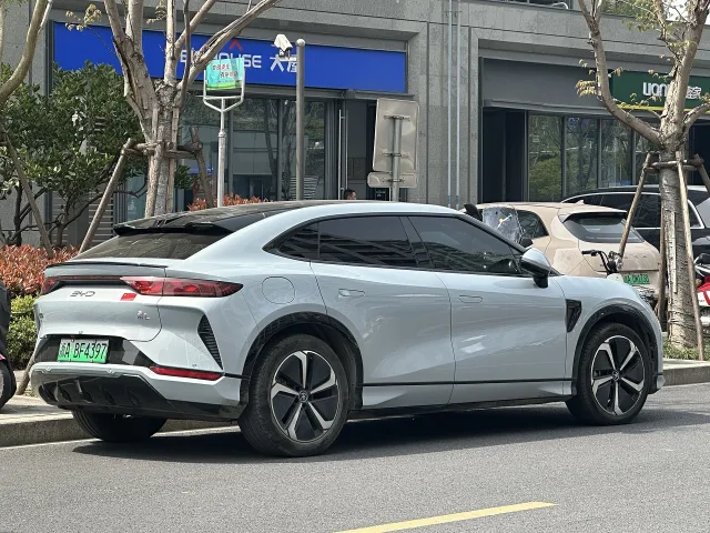 BYD Song L кроссовер — 5