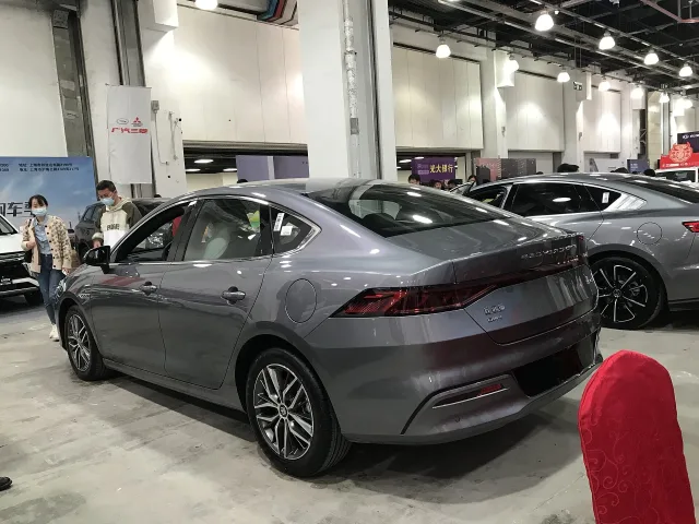 BYD Qin Plus седан — 2