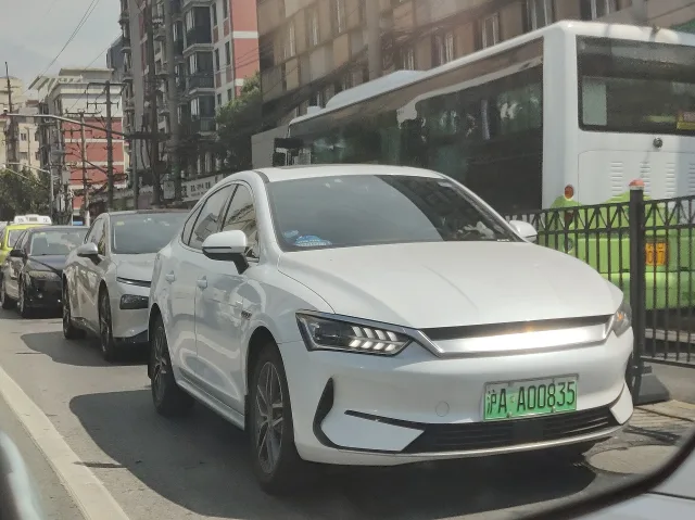 BYD Qin Plus седан — 5