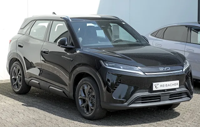BYD Yuan Up кроссовер — 4
