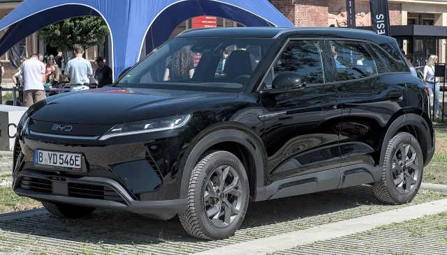 BYD Yuan Up кроссовер — 5