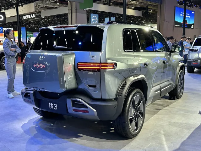 BYD Leopard 3 кроссовер — 2