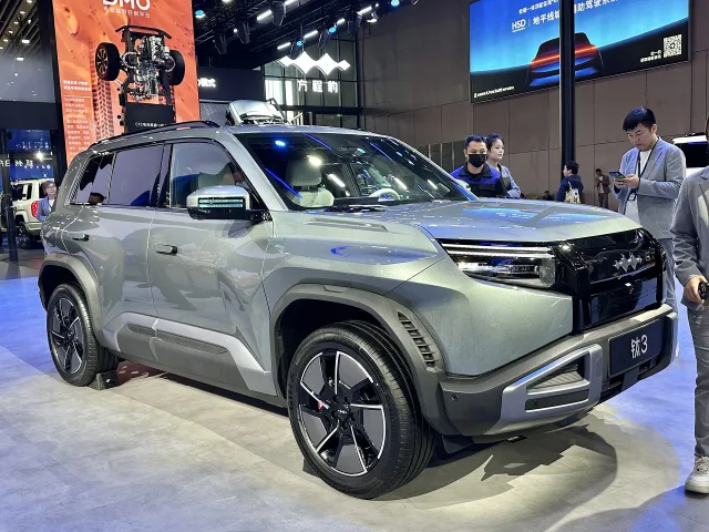 BYD Leopard 3 кроссовер — 5