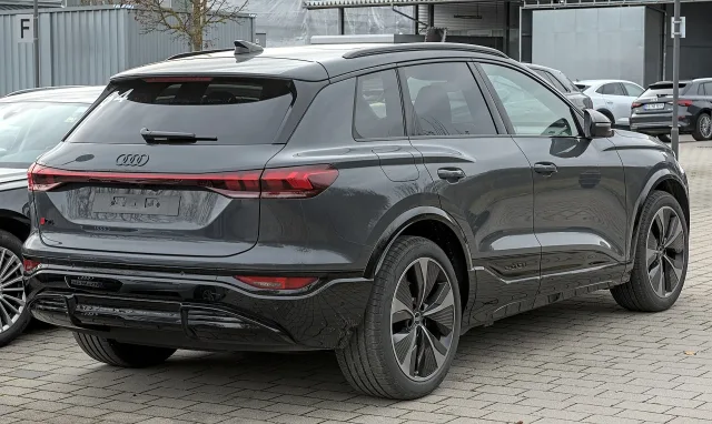 Audi Q6 e-tron кросовер — 3