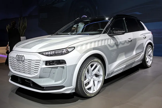 Audi Q6 e-tron кросовер — 4