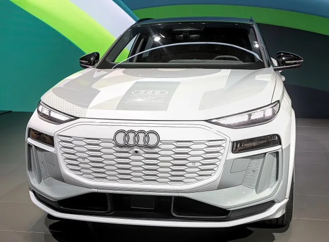 Audi Q6 e-tron кросовер — 5