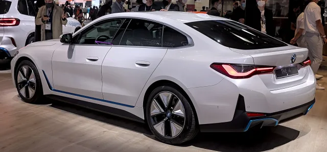 BMW i4 ліфтбек