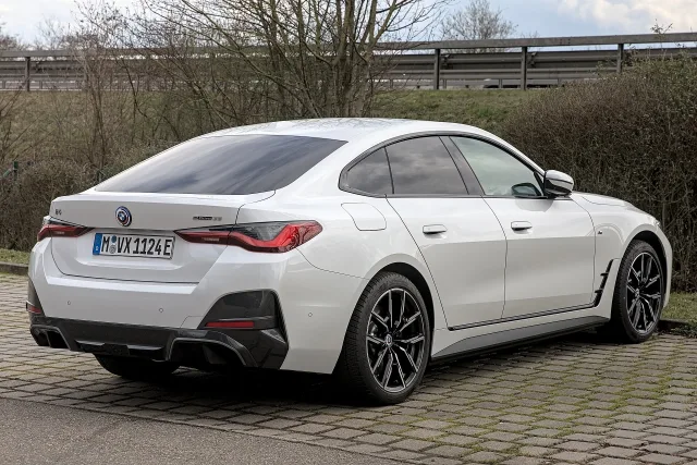 BMW i4 ліфтбек — 2