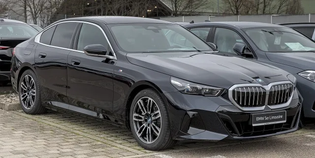 BMW i5 седан — 2
