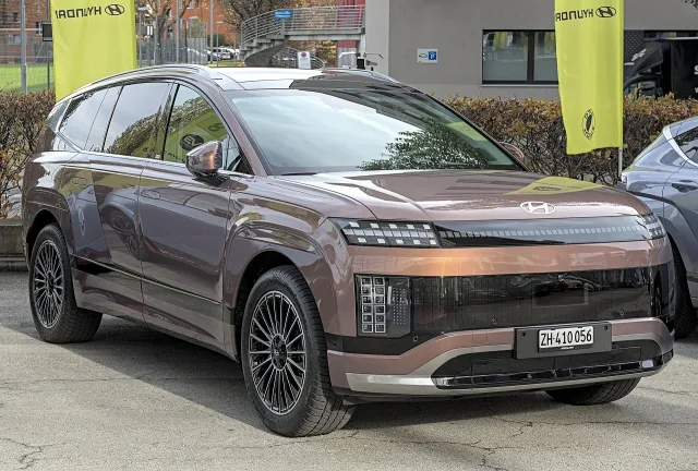 Hyundai Ioniq 9 кроссовер — 5