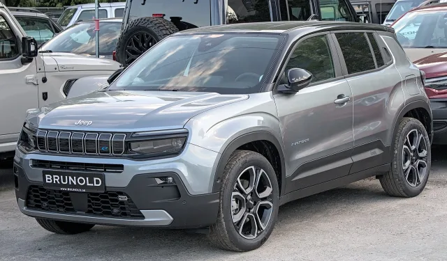 Jeep Avenger кросовер — 2