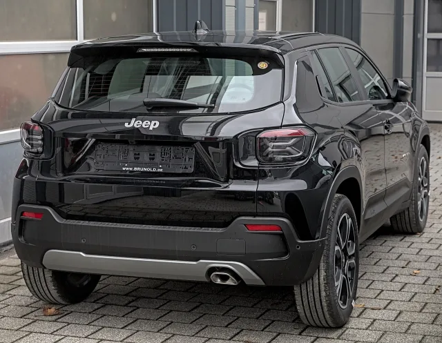 Jeep Avenger кросовер — 3