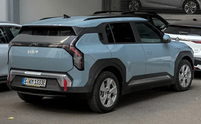 KIA EV3 кроссовер — 2